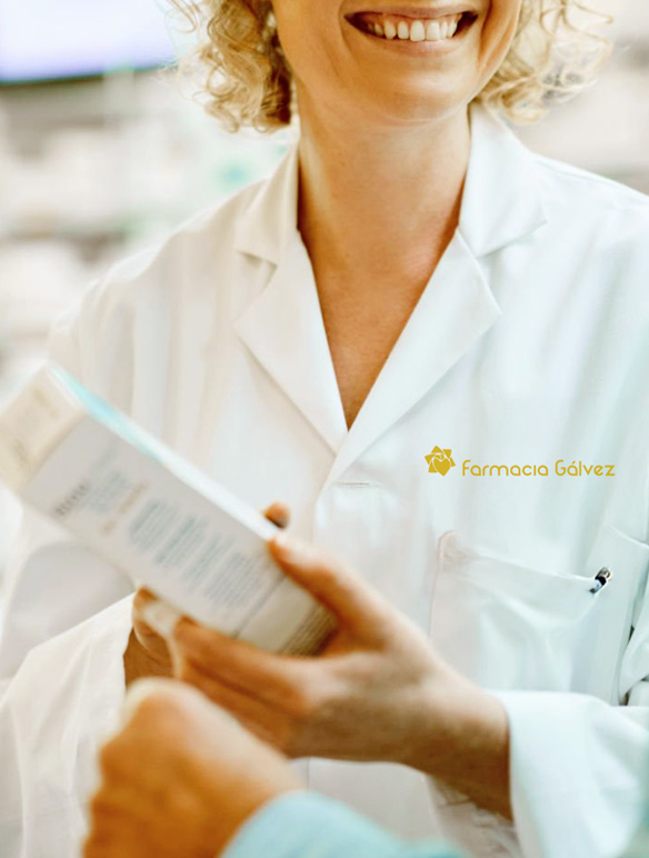 Atención-farmaceutica Farmaceutica atendiendo a paciente